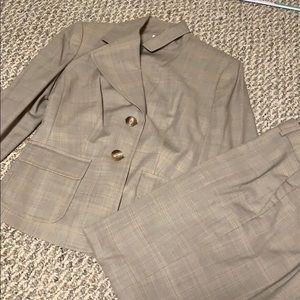 Lofty suit set
